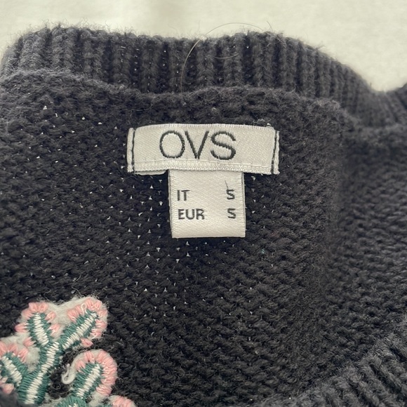 Woman Sweaters - Picture 2 of 3